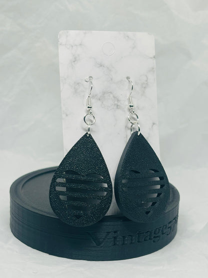 Teardrop Heart Earrings (Black)