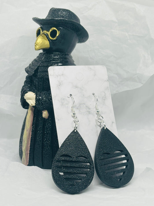 Teardrop Heart Earrings (Black)